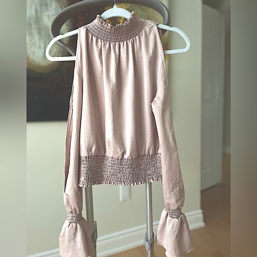 2/$30 S/M PtP 20” Pink Blush Satin Cold shoulder long sleeve Halter Top
